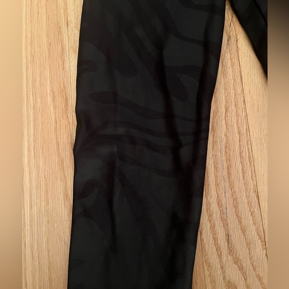 Girls Koral shiny black leggings - Picture 3 of 3